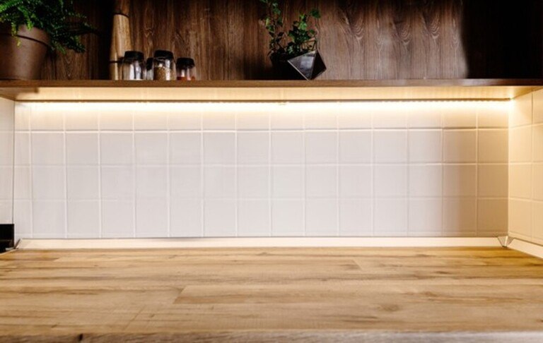 Easy Ways to Upgrade Basic Kitchen Cabinets Easy Ways to Upgrade Basic Kitchen Cabinets