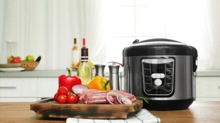 6 Smallest Programmable Slow Cookers of 2025