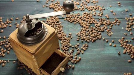6 Best Hand Crank Coffee Grinders of 2026