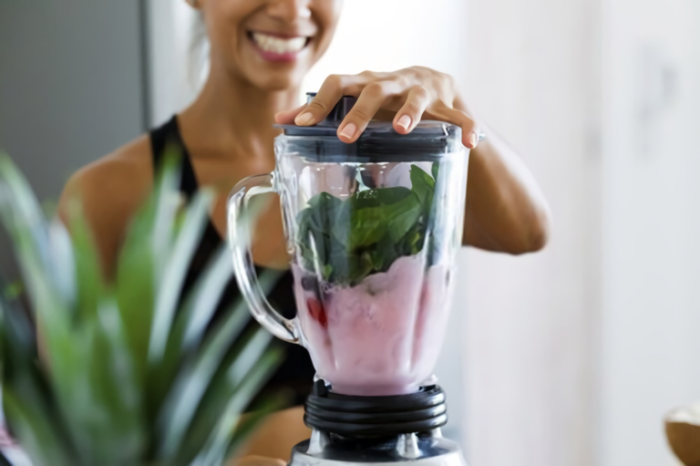How To Make A Smoothie With Frozen Fruit And Milk? How To Make A Smoothie With Frozen Fruit And Milk?